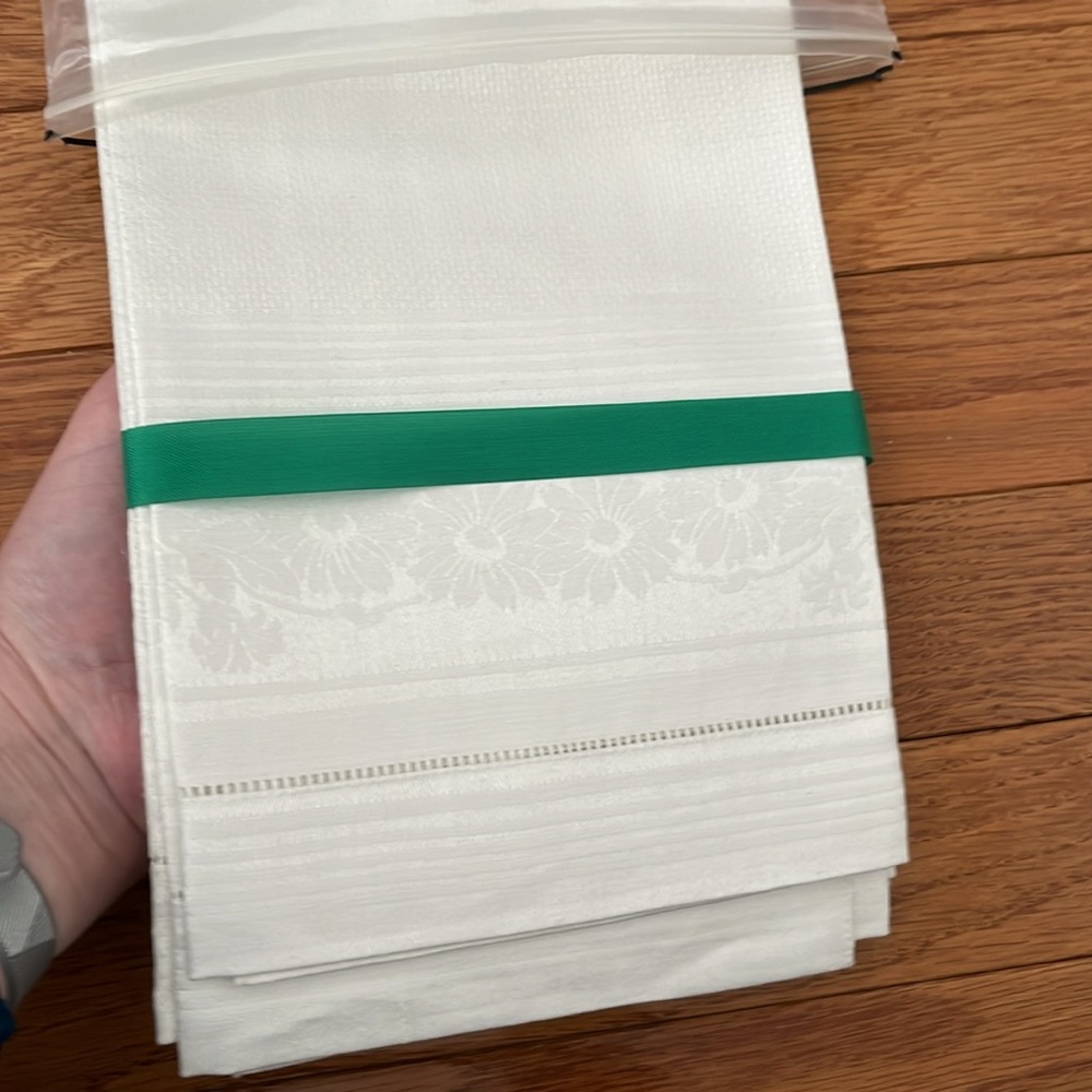 Vintage Simpson’s All Pure Linen Set of 4 White Irish Linen Patterned Napkins - Picture 5 of 9